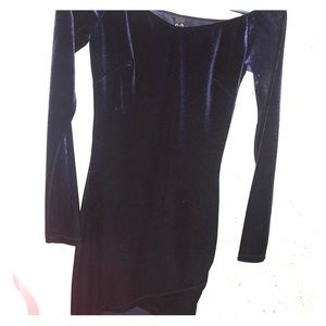 Off the shoulder velvet bodycon dress (Windsor)